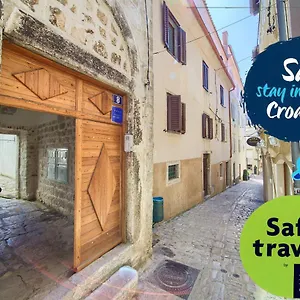  Apartment Hrast Kroatien
